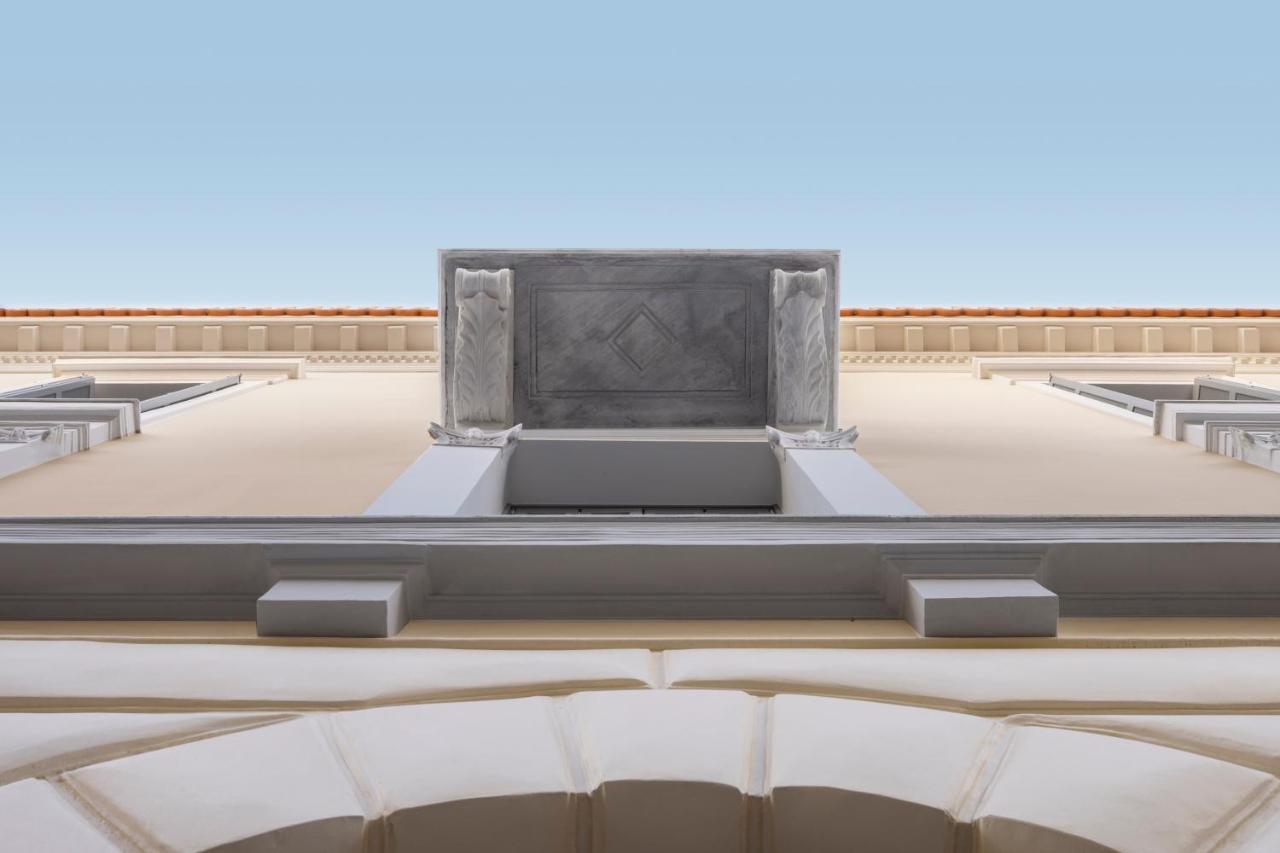 Monument Hotel 4*